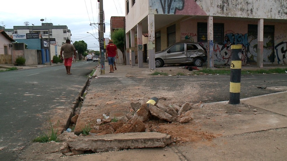 Colisão no bairro Piçarra, em Teresina — Foto: Reproducão/TV Clube