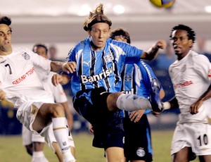 Lucas na partida do Grêmio contra o Santos em 2007 (Foto: AFP)