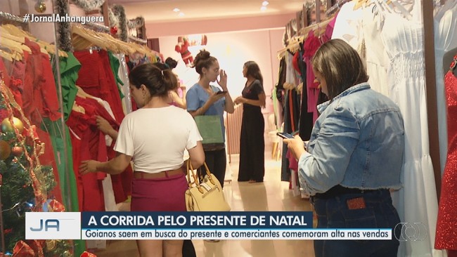 Na reta final para o Natal, goianos saem em busca dos presentes