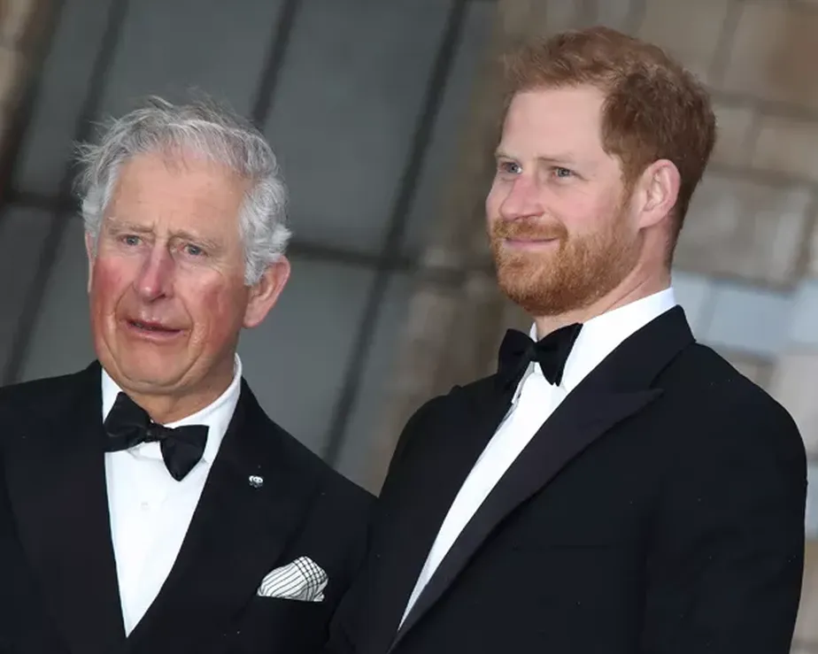 Rei Charles e o Príncipe Harry
