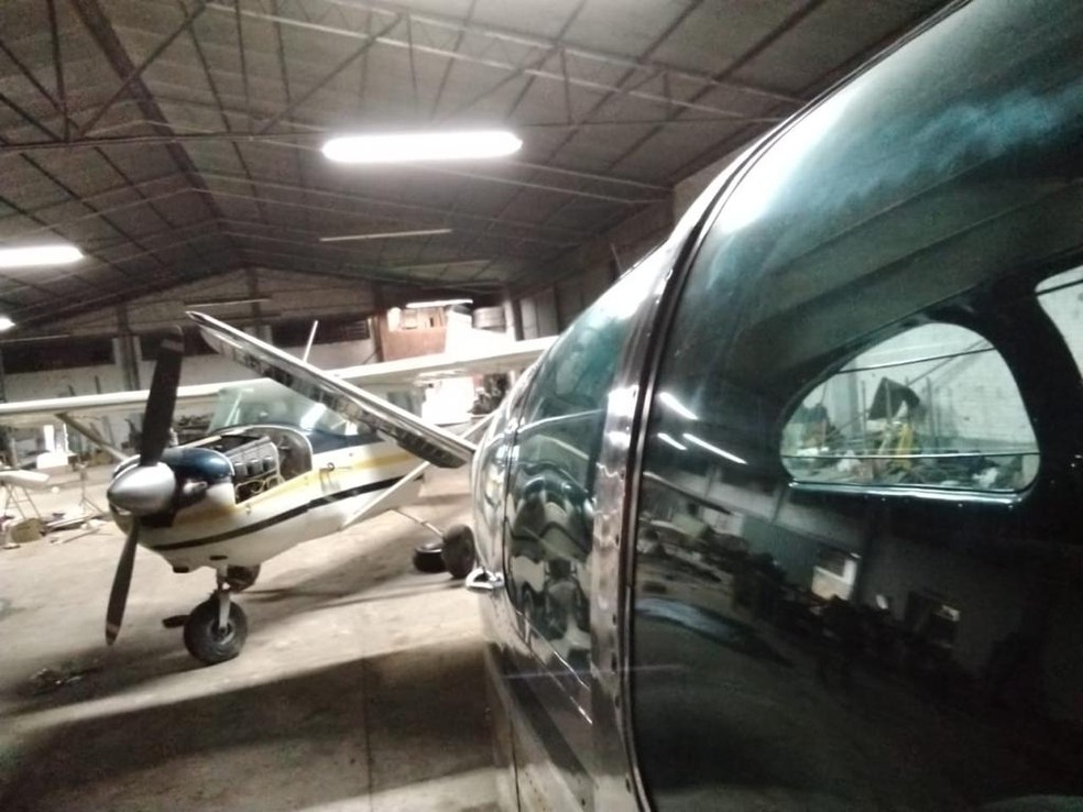 Operação envolvendo cinco aeronaves e um hangar foi chamada de Barão Vermelho — Foto: Polícia Civil/Divulgação