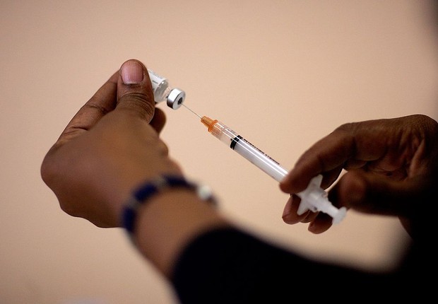 seringa - vacina (Foto: Joe Raedle/Getty Images)