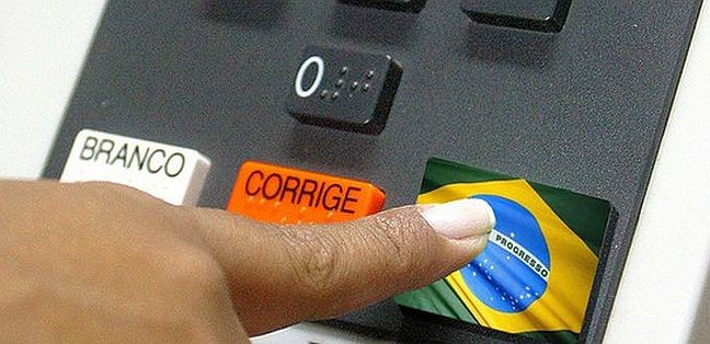 Resultado de imagem para 8 em cada 10 brasileiros dizem não seguir orientação de religiosos na hora do voto, aponta Datafolha