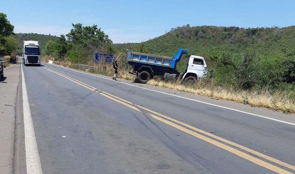 Caminhão que se envolveu no acidente — Foto: Divulgação /PRF-PI