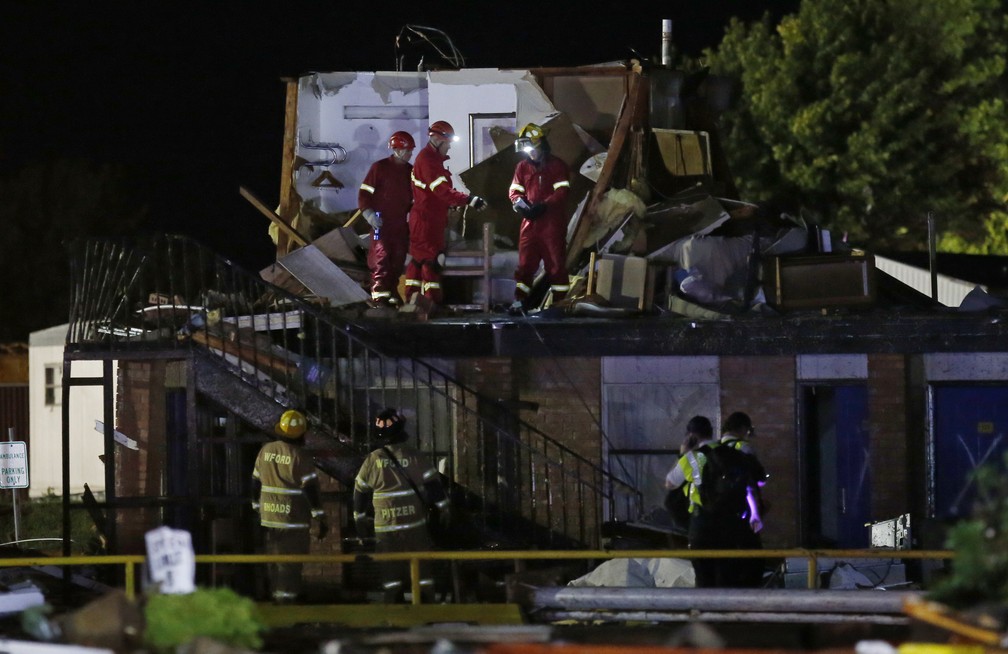 A tempestade de sábado (25) à noite em El Reno ocorre depois de uma semana de tornados — Foto: Sue Ogrocki/AP