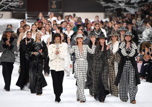 Desfile da Chanel na semana de moda de Paris (Foto: Getty Images)
