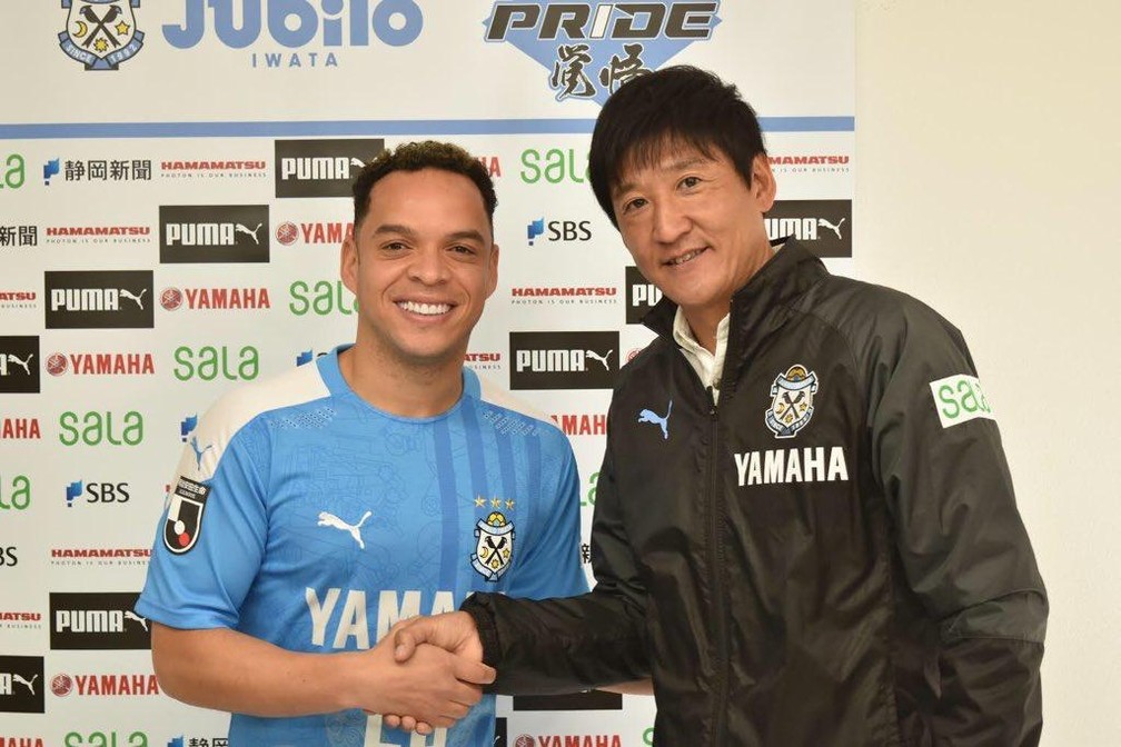 Lulinha no Júbilo Iwata, do Japão — Foto: Divulgação