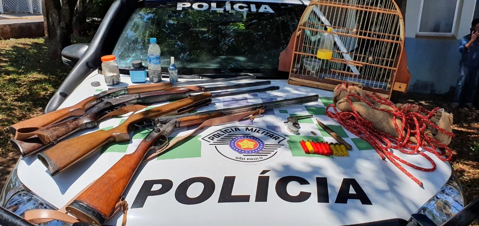 Polícia Ambiental apreende armas, munições e armadilhas com caçador em Ubirajara — Foto: Polícia Ambiental/Divulgação