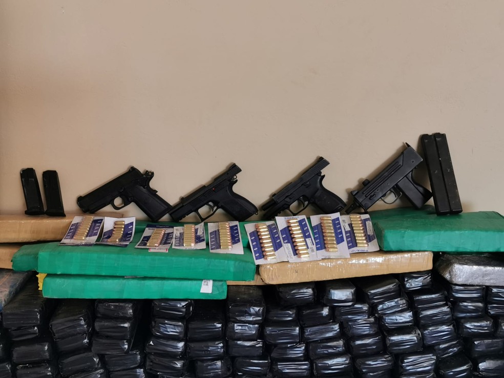 Polícia também apreendeu quatro armas de fogo em Cerquilho — Foto: Polícia Civil/Divulgação