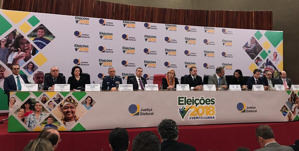 Declaração à imprensa no TSE sobre dia de votação no primeiro turno das eleições — Foto: Fernanda Calgaro/G1