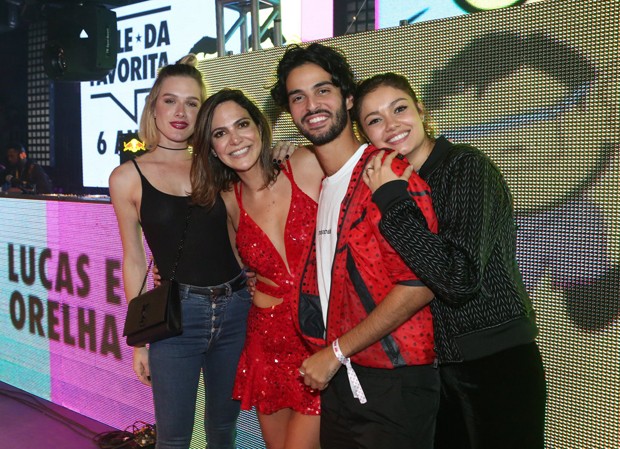 Fiorella, Carol Sampaio, André Nicolau e Sophie Charlotte  (Foto: Reginaldo Teixeira/CS Eventos Divulgação)