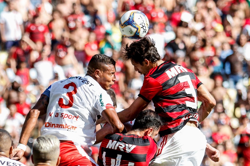 Paraibana é fã do zagueiro do Flamengo — Foto: Rudy Trindade/Agência Estado