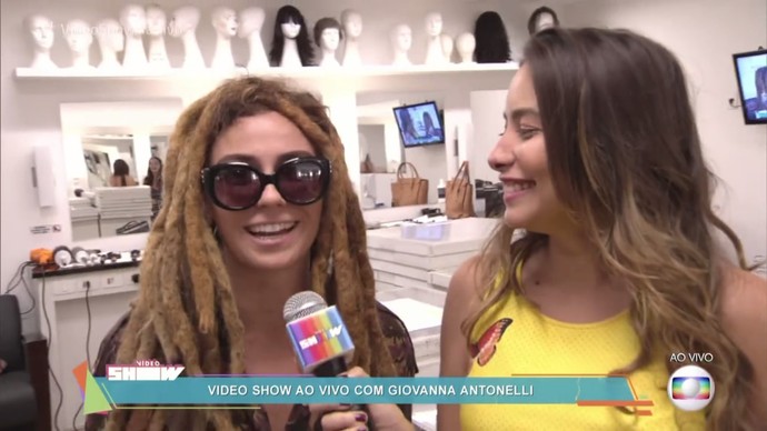Giovanna Antonelli usou peruca para falar com o Vídeo Show (Foto: TV Globo)