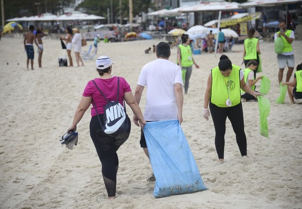 Rio faz mutirão nas praias no Dia Mundial da Limpeza (Foto: Tomaz Silva/Agência Brasil)