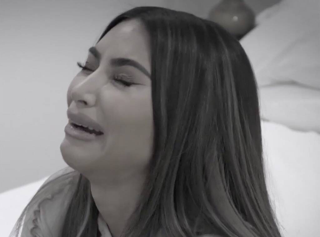 Kim Kardashian admite que chorou ao virar meme e ser comparada com