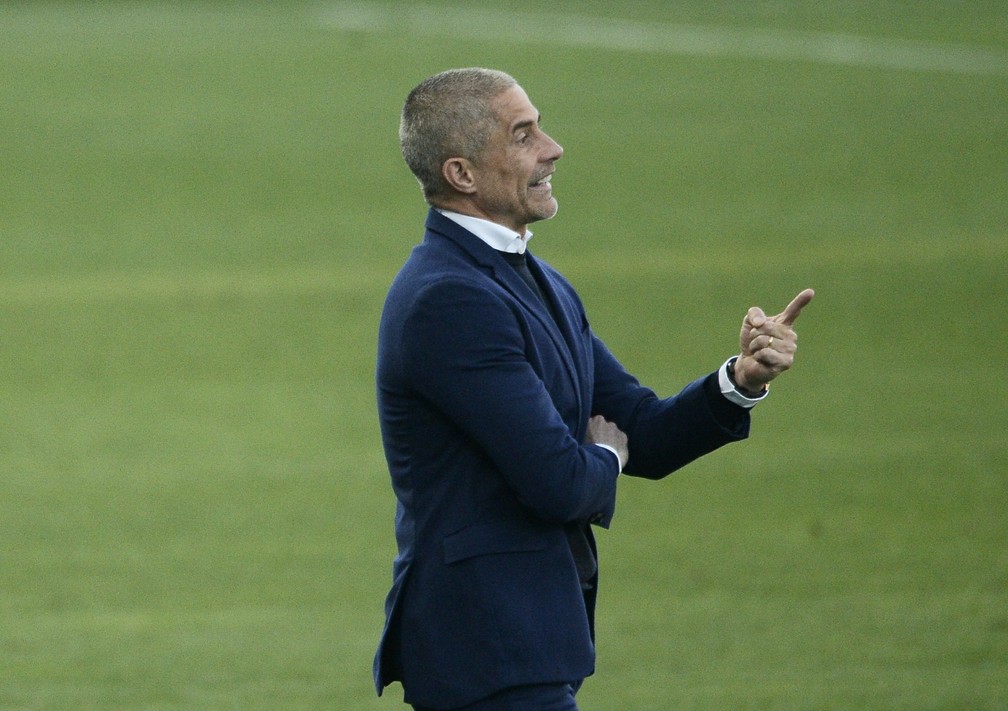 Sylvinho diz que Corinthians fez primeiro tempo apático contra o Flamengo: 