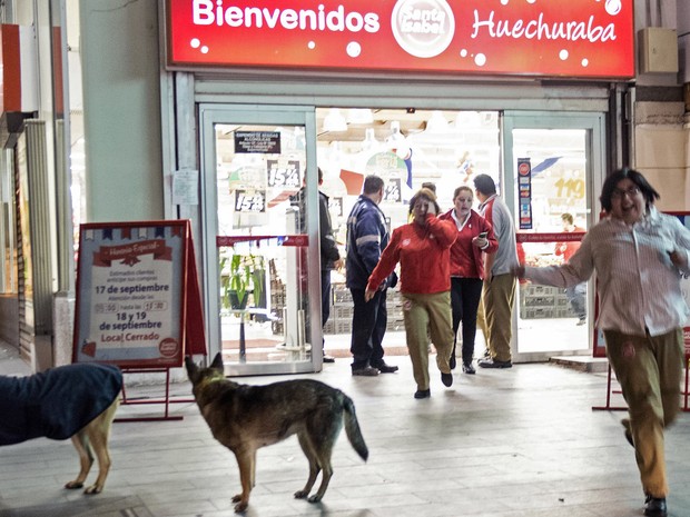 Terremoto foi sentido em Santiago nesta quarta-feira (16) (Foto: Martin Bernetti/AFP)