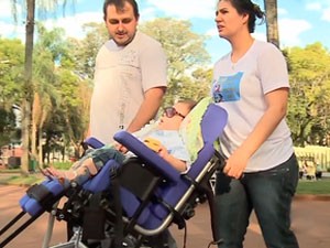 G1 - Doença rara em menina de 2 anos mobiliza campanha de família no RS -  notícias em Rio Grande do Sul