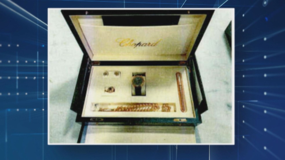 Recibo mostra outra caixa de joias enviada por sauditas a Bolsonaro — Foto: Reprodução/TV Globo