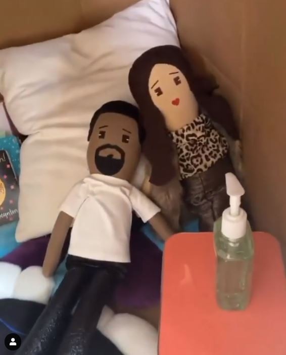Kanye West e Kim Kardashian em versão de brinquedo (Foto: Instagram)