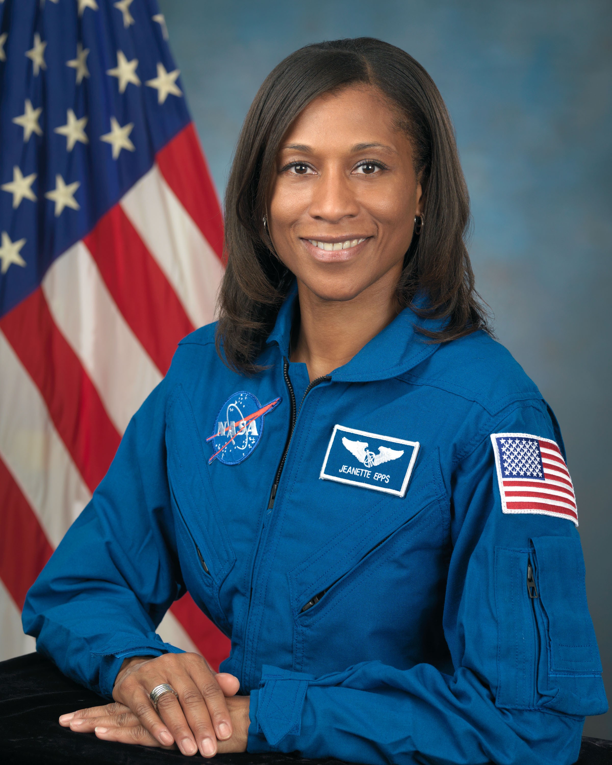 Jeanette Epps nasceu em novembro de 1970; se escolhida, terá 52 anos quando pisar na Lua (Foto: NASA)