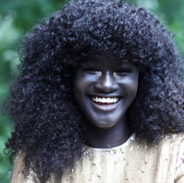Khoudia Diop, a deusa da melanina (Foto: Reprodução Instagram)