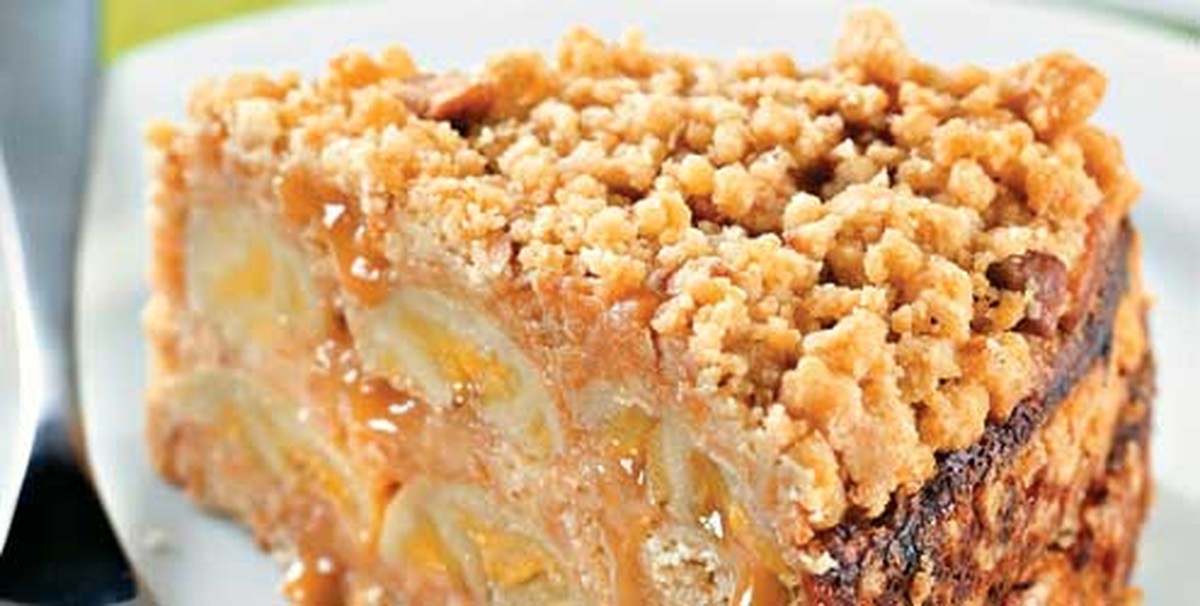 Cuca De Banana Com Leite Condensado E Farofa