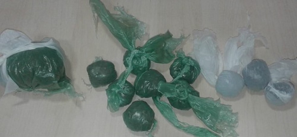 Polícia encontra 155g de maconha com dois homens em uma moto na zona rural de Rurópolis, no sudeste do Pará — Foto: Polícia Civil