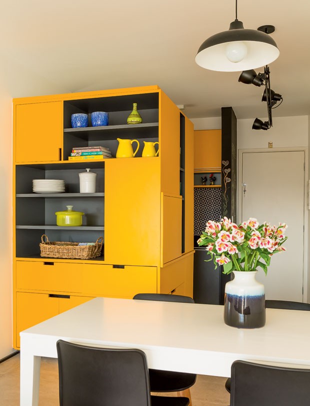 cozinha-amarelo-colorida-arquiteto-danilo-bocchini-fabiana-stuchi (Foto: Edu Castello/Editora Globo)