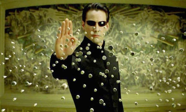 Keanu Reeves em cena de 'Matrix' (Foto: Reprodução)