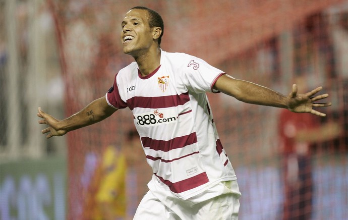 Bicampeão, Luis Fabiano reforça a torcida pelo Sevilla: 'Éramos a 3ª força'