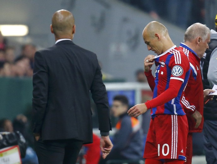 Robben e Guardiola Bayern de Munique x Borussia Dortmund (Foto: Reuters)