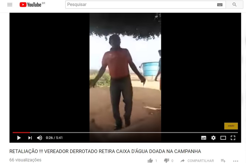 Ex-vereador aparece em v&iacute;deo mandando que caixa d'&aacute;gua fosse esvaziada (Foto: Reprodu&ccedil;&atilde;o/YouTube)