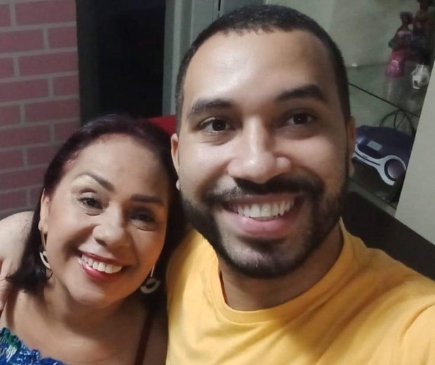 Dona Jacira Santanna e o filho, Gilberto (Foto: Reprodução/Instagram)