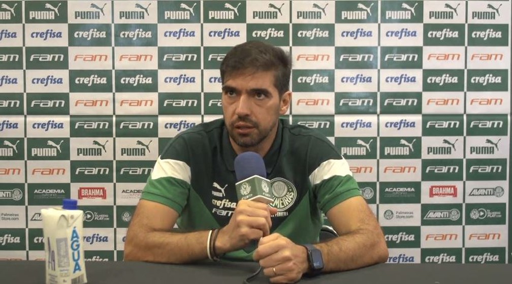 Abel Ferreira concede entrevista após empate em 2 a 2 contra o Corinthians, pelo Paulistão — Foto: Reprodução/TV Palmeiras