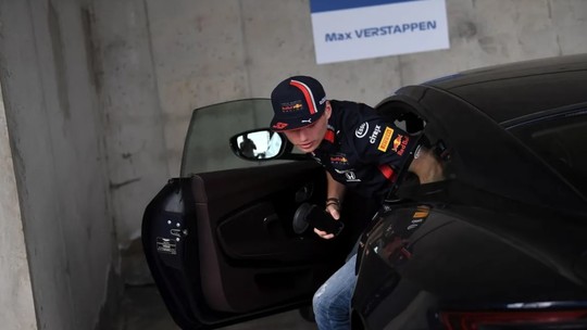 Atual campeão da Fórmula 1, Max Verstappen tem Porsche GT3 RS e até Ferrari exclusiva