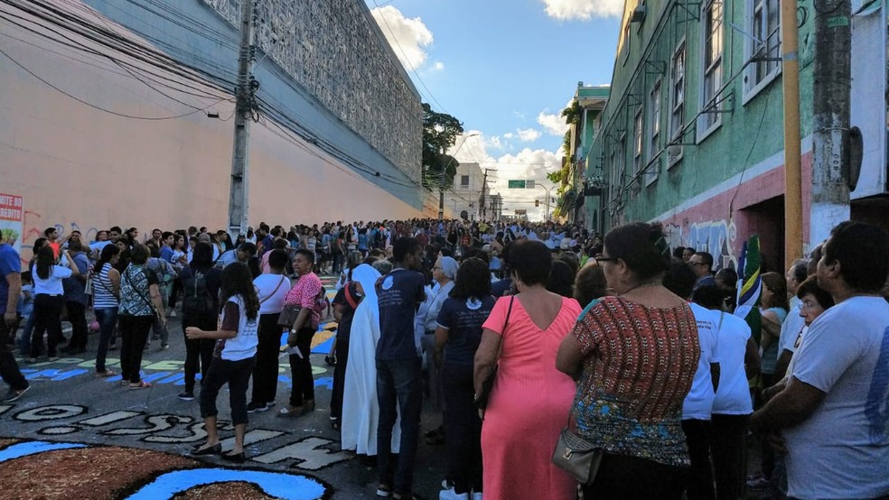 Concentração para a procissão de Corpus Christi foi feita na Catedral Metropolitana de Maceió — Foto: Matheus Tenório/G1