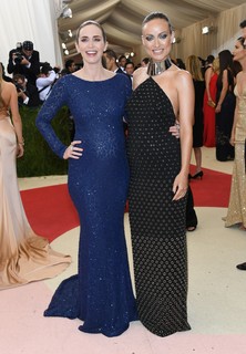 Gravidíssimas, Emily Blunt  e Olivia Wilde, ambas de Michael Kors