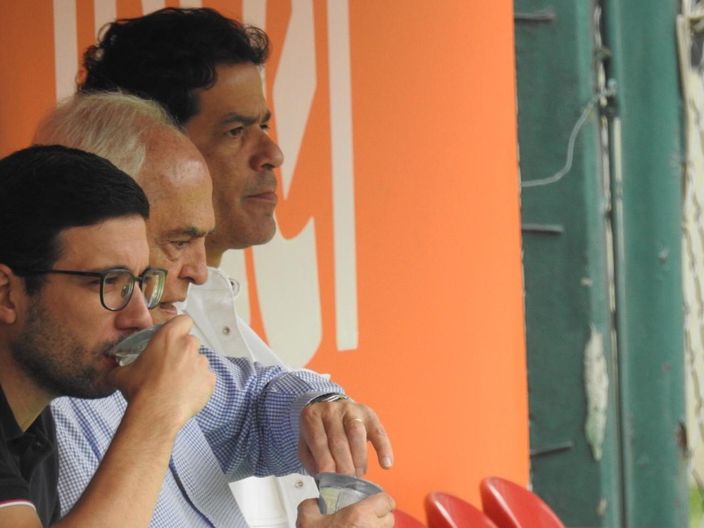 São Paulo busca no mercado reforços do meio para frente e quer contratações pontuais