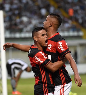 Para William, Botafogo saiu no lucro com empate diante do Fla: Alento