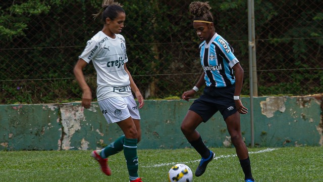 Lance de Grêmio x Palmeiras pelo Brasileiro Feminino 
