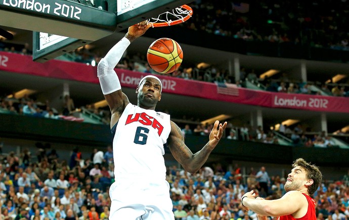 LeBron James na final do basquete entre Estados Unidos e Espanha (Foto: Reuters)