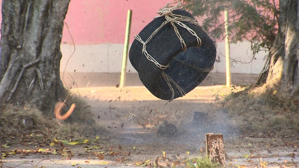 Explosivo Ã© detonado por esquadrÃ£o antibombas, em Vila Velha  â Foto: FabrÃ­cio Christ/ TV Gazeta 
