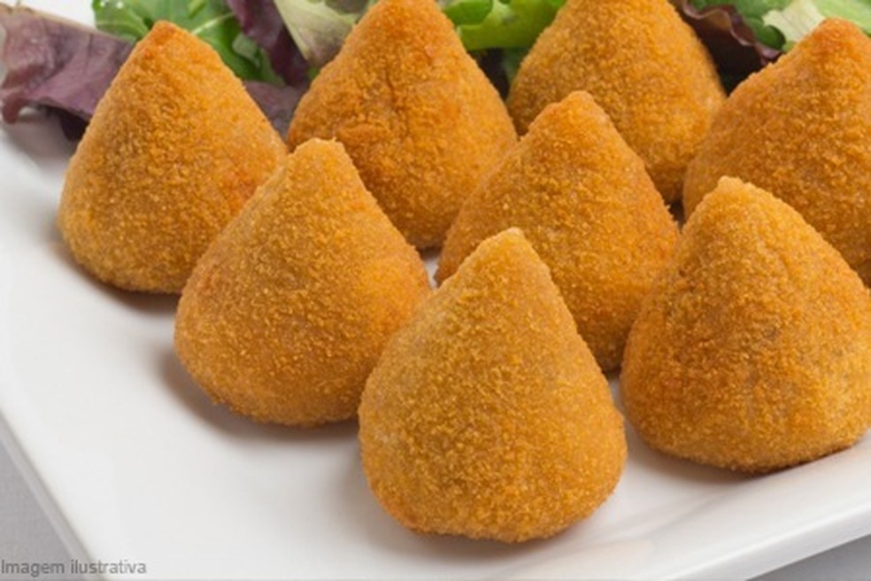 Delicia De Coxinha De Mandioca Receitas Receitas 500 g de mandioca (macaxeira) cozida e espremida ainda quente. delicia de coxinha de mandioca