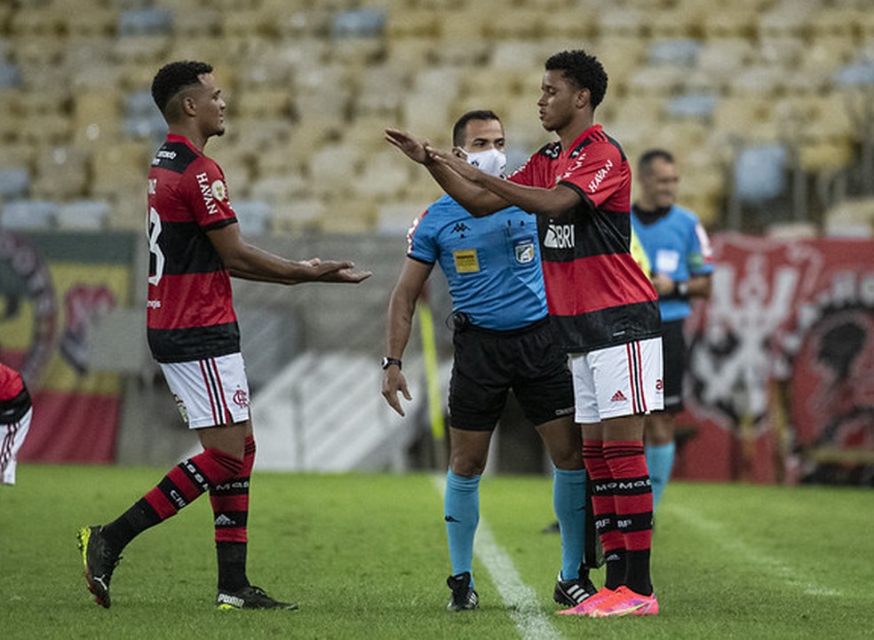 Ryan Luka substituiu Muniz contra América e Coritiba — Foto: Alexandre Vidal / CRF