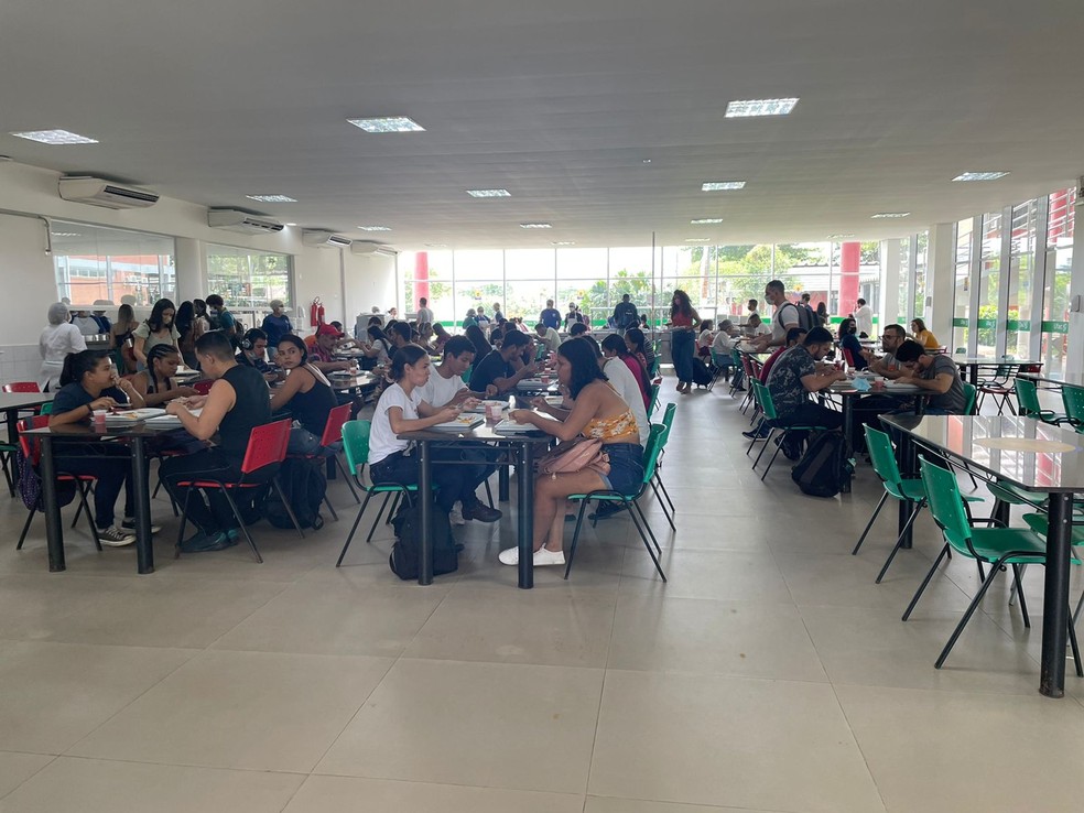 RU reabriu as portas para atender alunos da Ufac nesta segunda (21) — Foto: Ana Paula Xavier/Rede Amazônica Acre