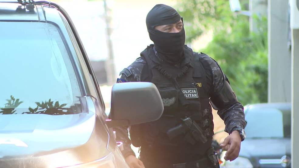 Perícias foram realizadas pelo Instituto de Criminalística— Foto: Reprodução/TV Globo