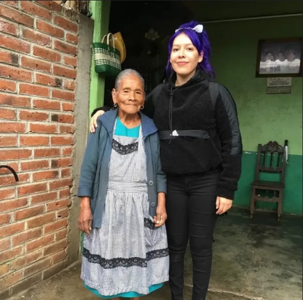 Firme e forte com 1 metro e 40 centímetros de altura, minha bisavó purépecha é uma anciã na sua comunidade e sabe falar seu idioma nativo, ameaçado de extinção — Foto: Arquivo pessoal/Via BBC