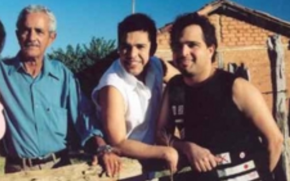 Francisco Camargo com os filhos Zezé e Luciano, em Goiás — Foto: Reprodução/TV Anhanguera