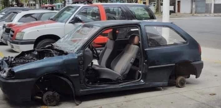 Pintor ganha carro após ter o seu antigo veículo desmontado por criminosos no litoral de SP